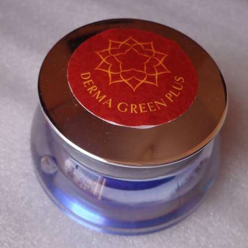 DERMA GREEN Herbal Skin Whitening Cream: Healthcarebeauty.in: Beauty